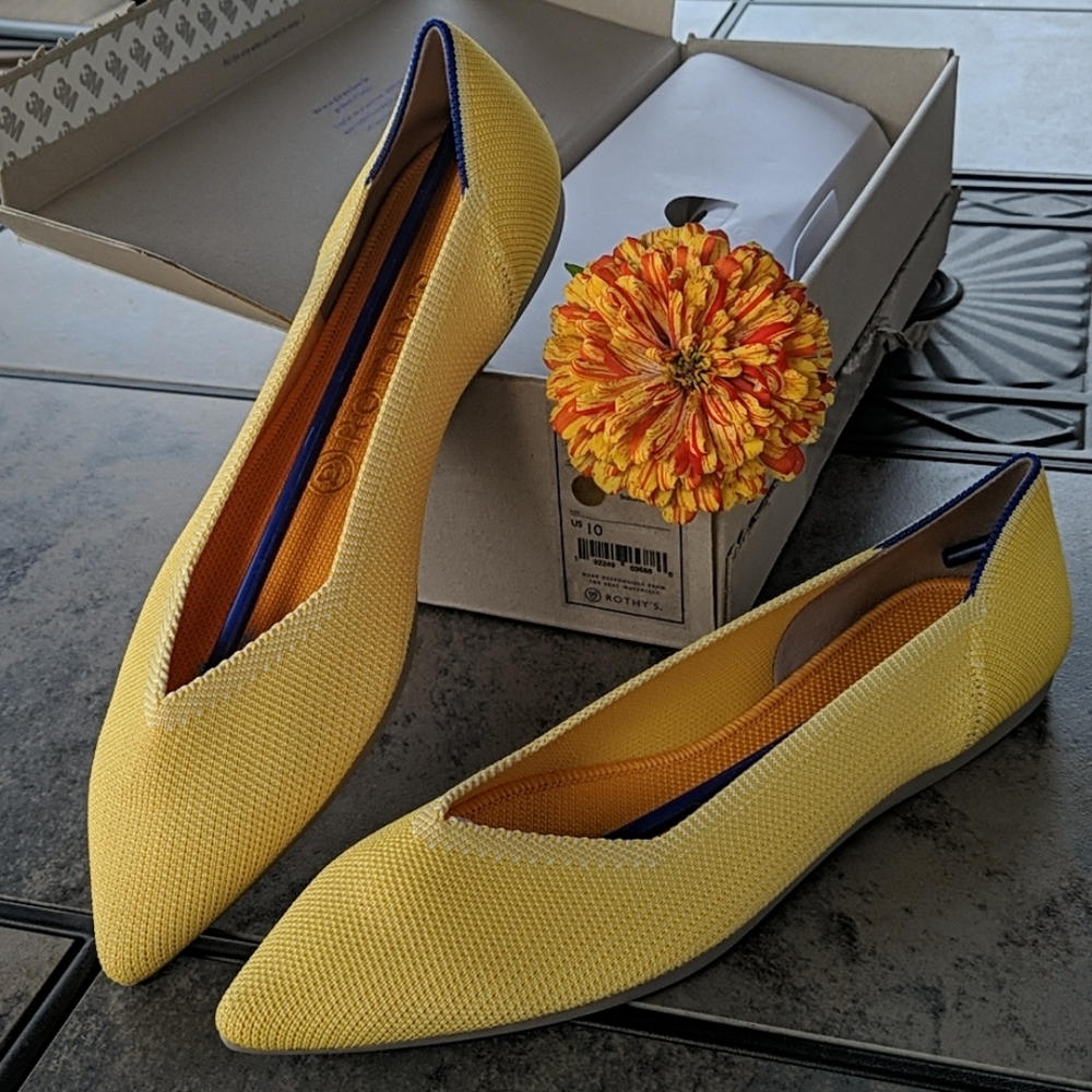 Rothy's sunshine yellow flats 🌞